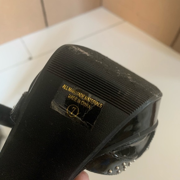 Gothy stiletto high heels gently used - Picture 6 of 6